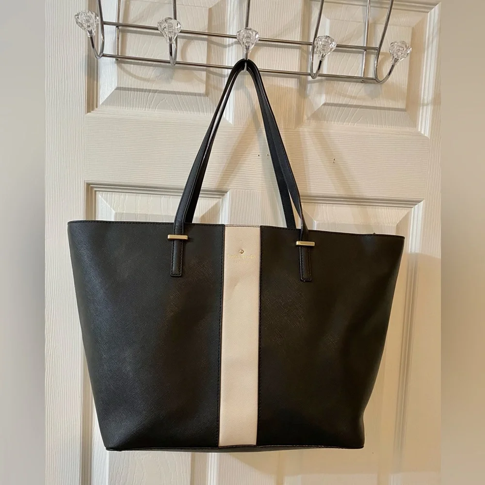 Kate Spade large two tone tote bag excellent condition 19 by 13 inches. Clean - Picture 5 of 8